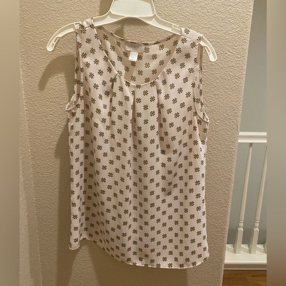 LOFT Cream Floral Sleeveless Blouse